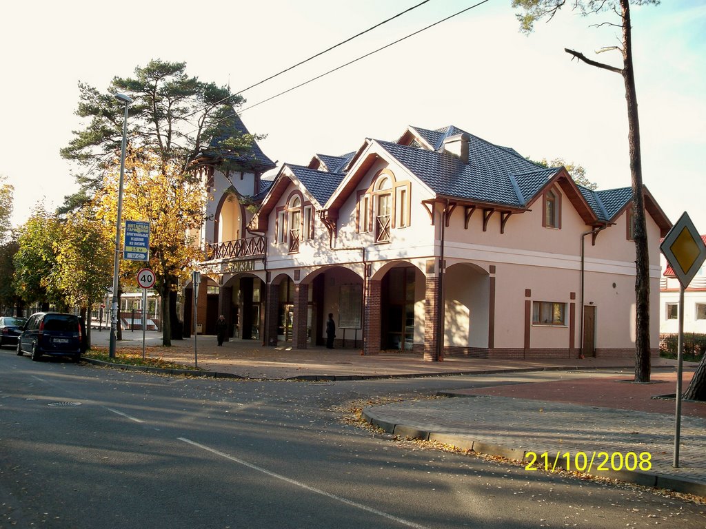 Rauschen- Bahnhof by Evgenii Brum