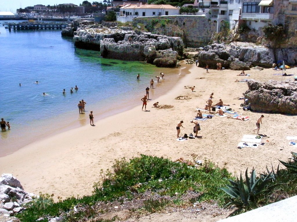 Cascais, praia - August 2004 by Roberto Bubnich