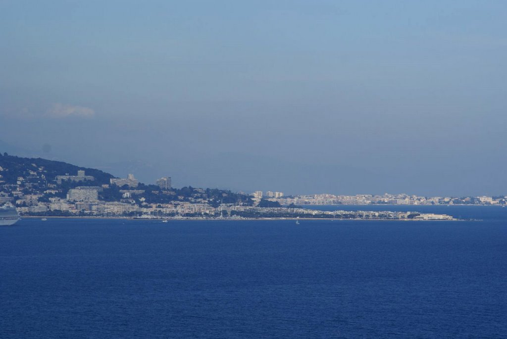 Pointe de l'Aiguille - Boulevard de la Corniche d'Or - View NE on Cannes, Palm Beach & Golfe Juan by txllxt TxllxT