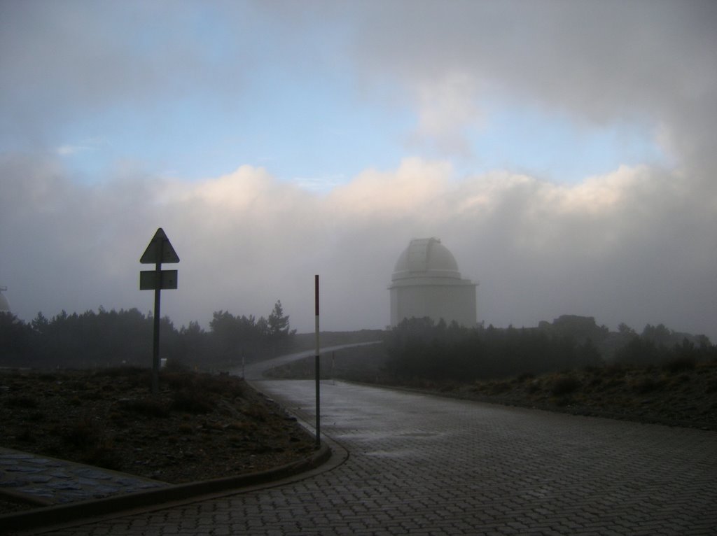 Cupula en calar alto by F.J.Carretero