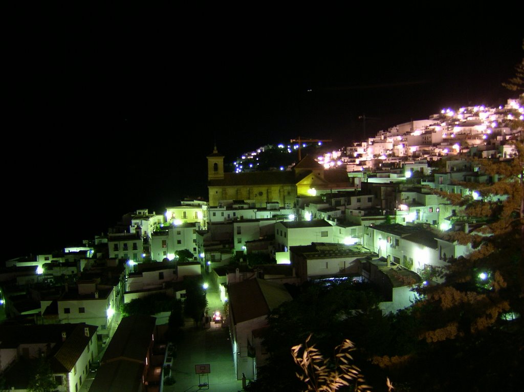 Vista nocturna de Ohanes by F.J.Carretero