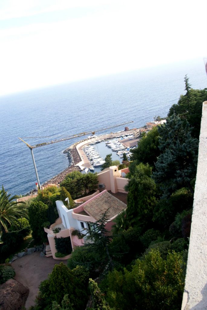 Pointe de l'Aiguille - Boulevard de la Corniche d'Or - View SSE on La Galère by txllxt