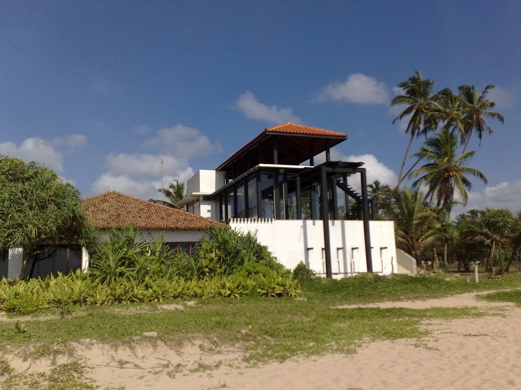 House near Bentato beach by stephenpoon