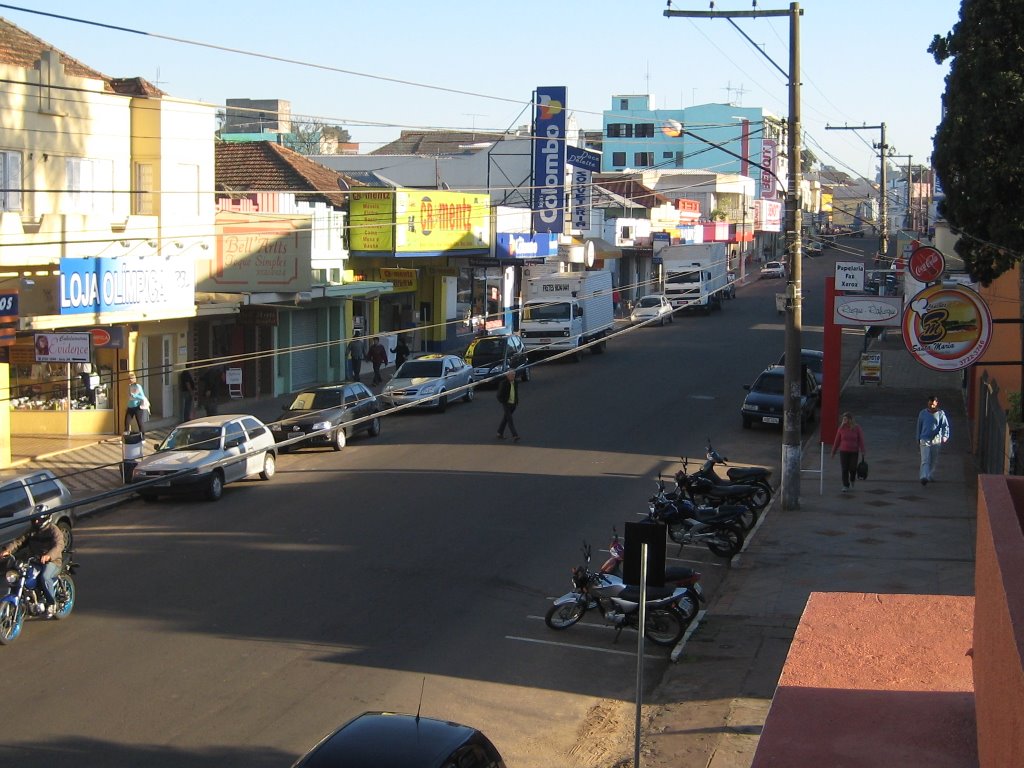 Rua Júlio de Castilhos - início - centro - Cachoeira do Sul - RS - Brasil - jul/2008 by Henrique de BORBA