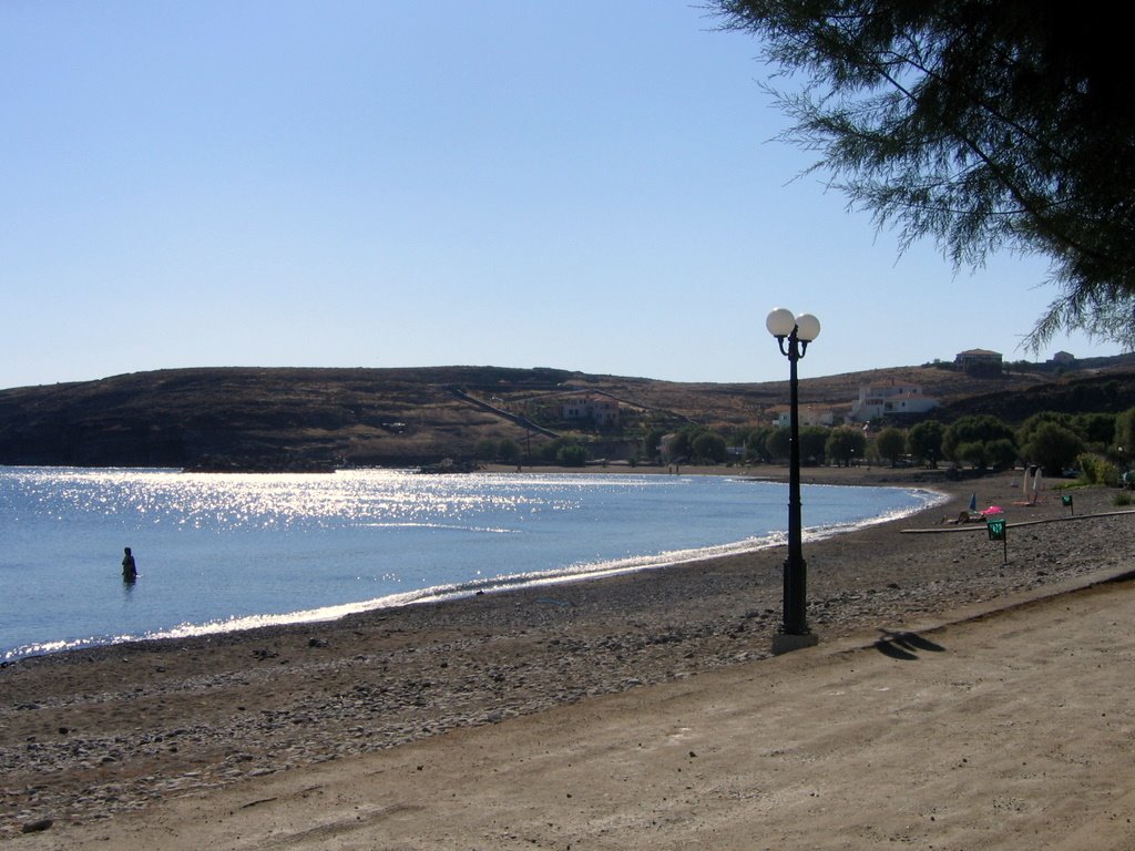 Tavari - beach by Marek Pes