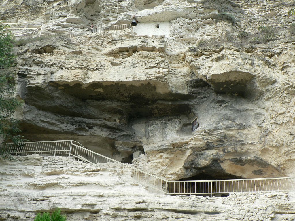 Скален манастир / rock monastery by Ивайло Стоянов