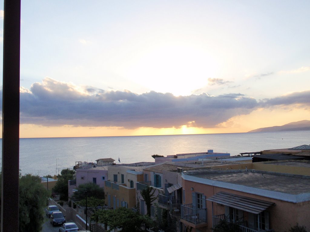 Sun rise in Hersonissos by bogdancherciulescu