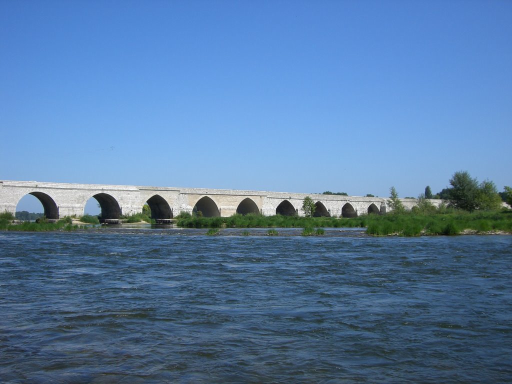 Brücke von Beaugency by Mario Lischke