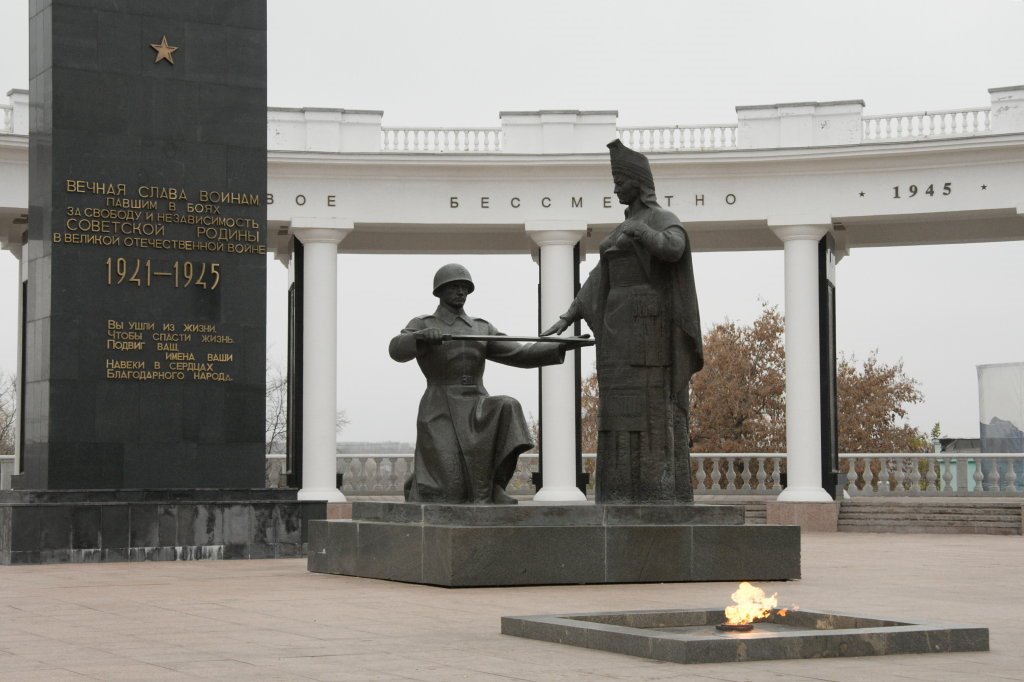 Leninskiy rayon, Saransk, Respublika Mordoviya, Russia by Aleksandr Dezhin