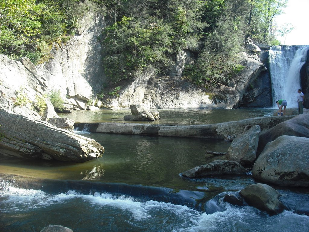 Elk River Falls by jenpost