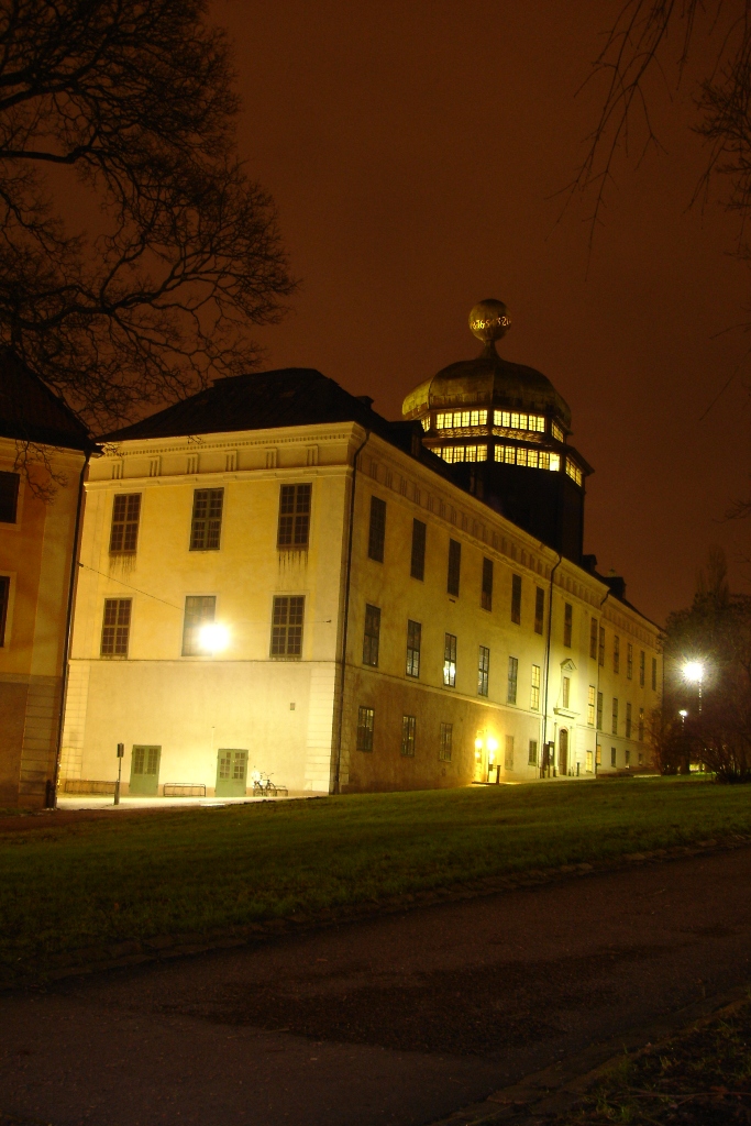 Uppsala by Night (Gustavianum) by piotr&ola