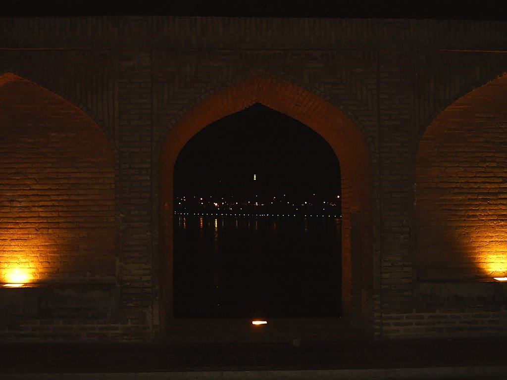 Si-o-se Pol : Bridge of 33 Arches : Allah-Verdi Khan Bridge 09 by Komeyl Reyhani