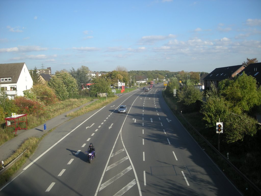 B288 von der Fußgängerbrücke in Richtung Osten. 10.2008 by Pimpernelle