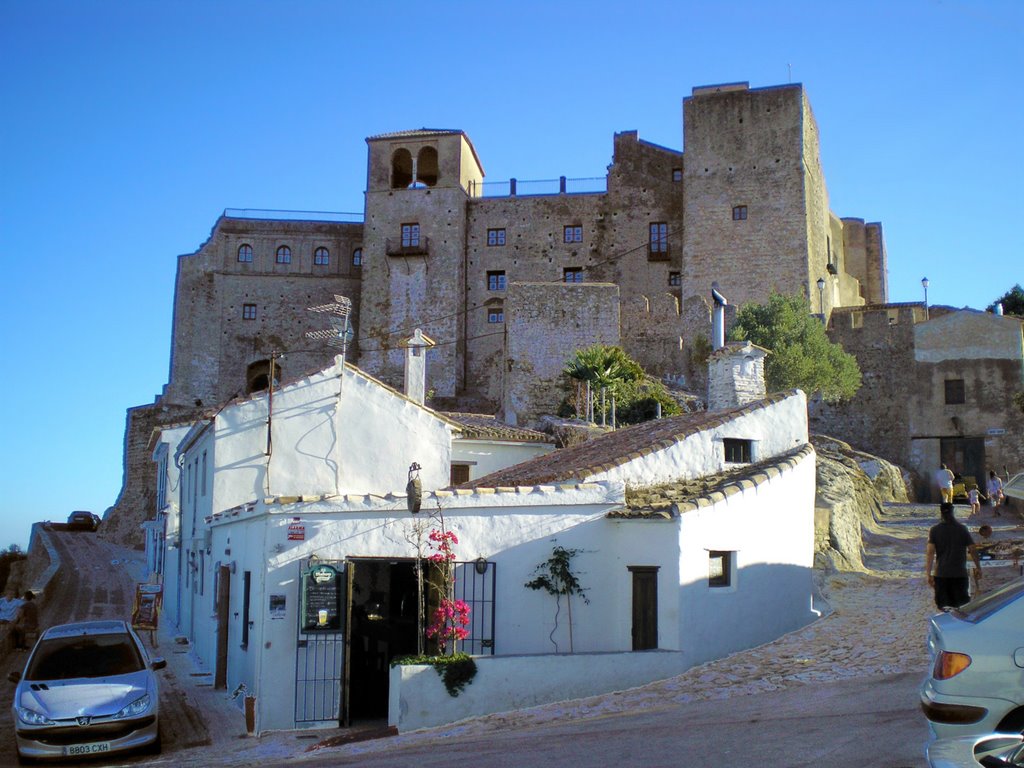 Castillo de Castellar - August 2008 by Roberto Bubnich