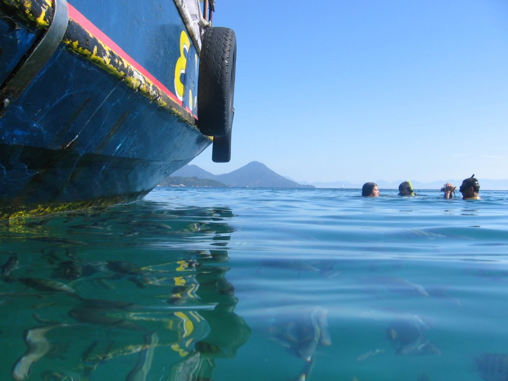 Lagoa azul ,Ilha Grande RJ by herman perez