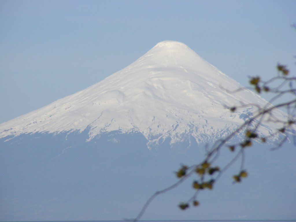 Volcan Osorno, Frutillar, Chile by JonathanGaldames