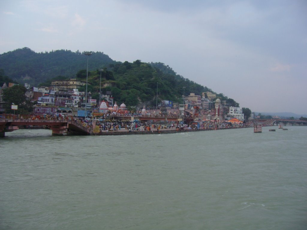 Har-ki-Pairi Ghat by atarax