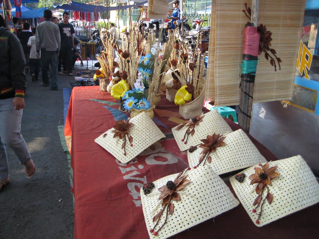 Sunday-Morning Market around Gedung Sate Bandung (Gazebo side) by setDanU