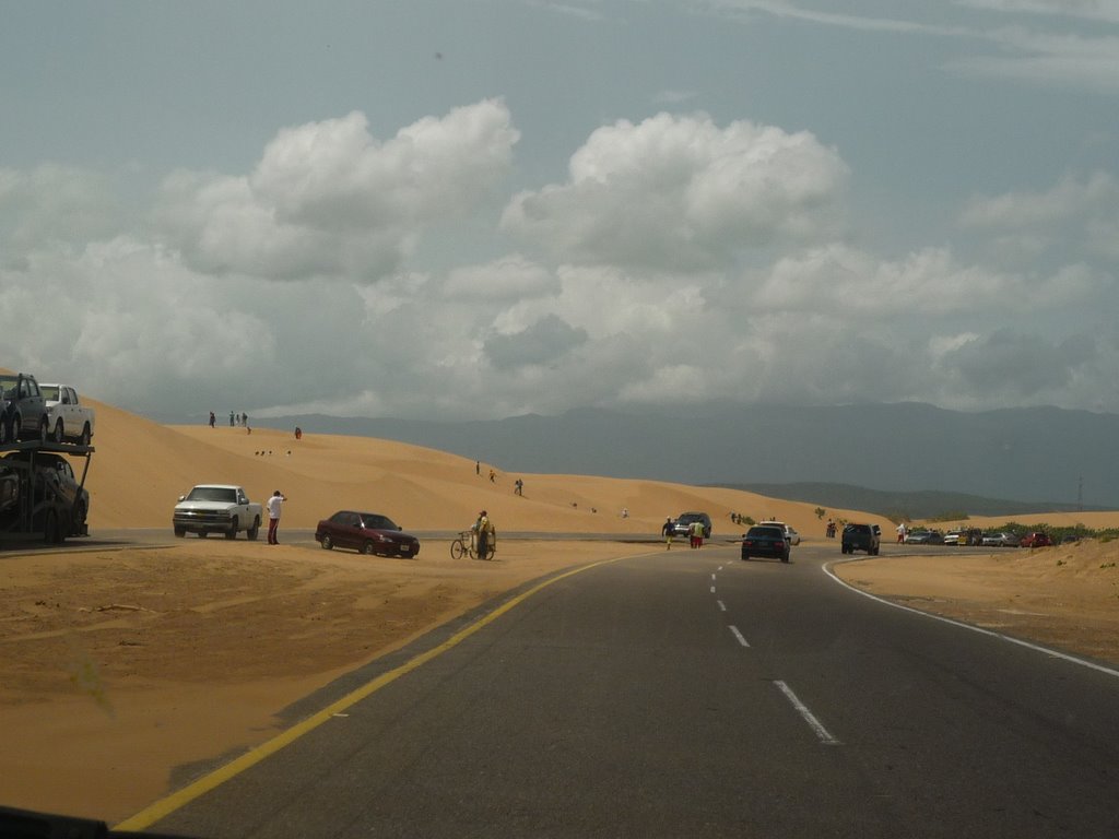 Más Medanos by Alfredo Guánchez V