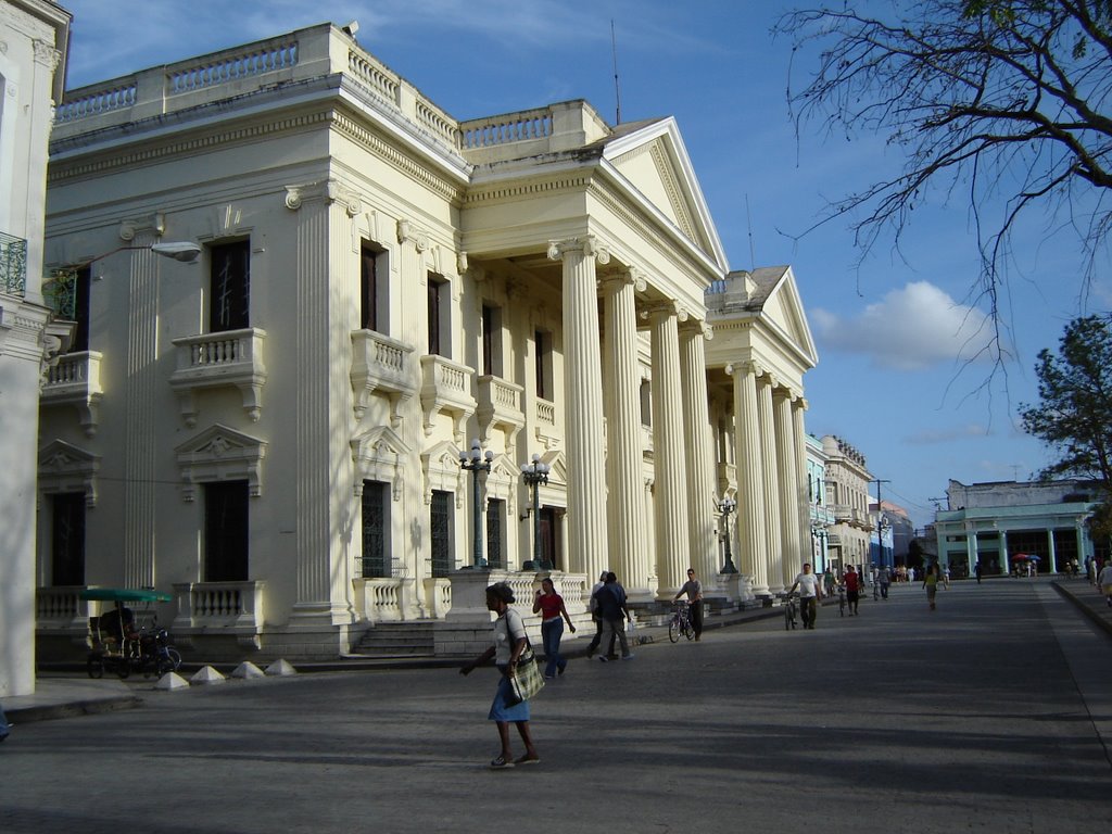 317 years old. Biblioteca Marti. Parque leoncio Vidal by Maikel Castaneda