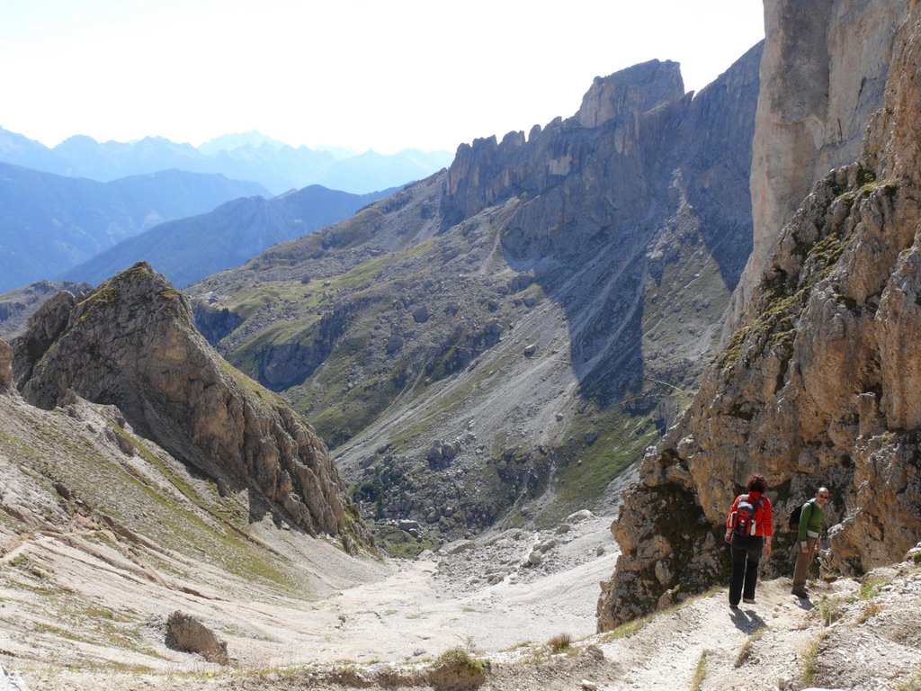 Blick vom Passo delle Zigolade zur Rotwandhütte by K.Herr