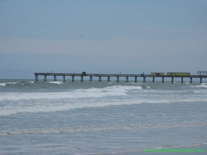 Looking at the pier by bde269