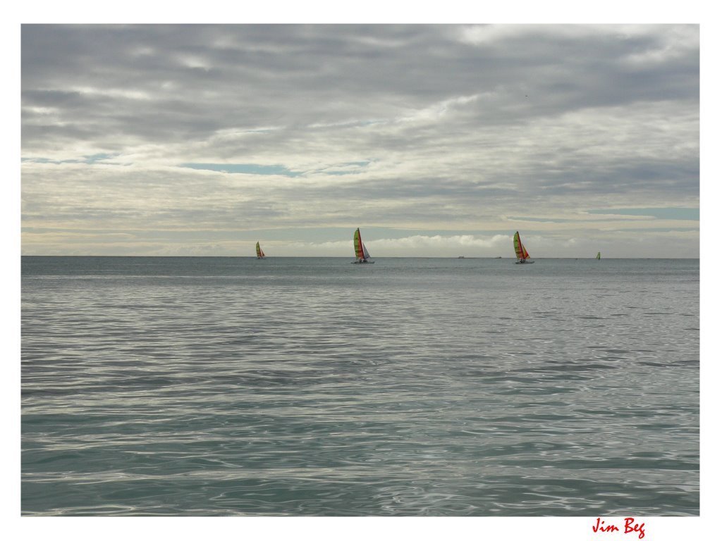 Boats in Grand Baie by jimbeg