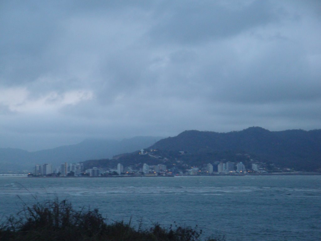 Bahia vista desde San Vicente by aliroman