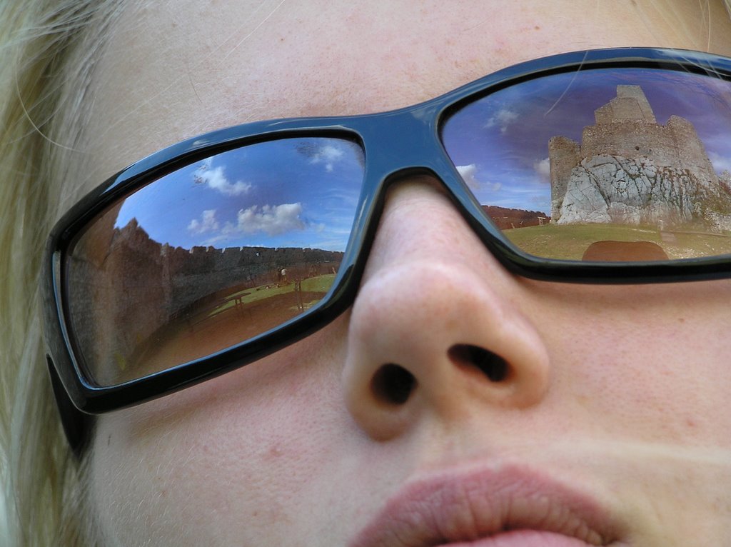 World in her eyes - ruins of Beckov castle by peter.hrubala