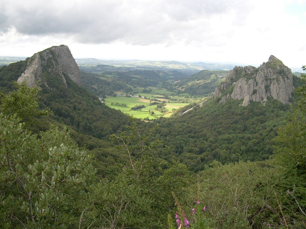 Les Roches Tuilière et Sanadoire by eromanet