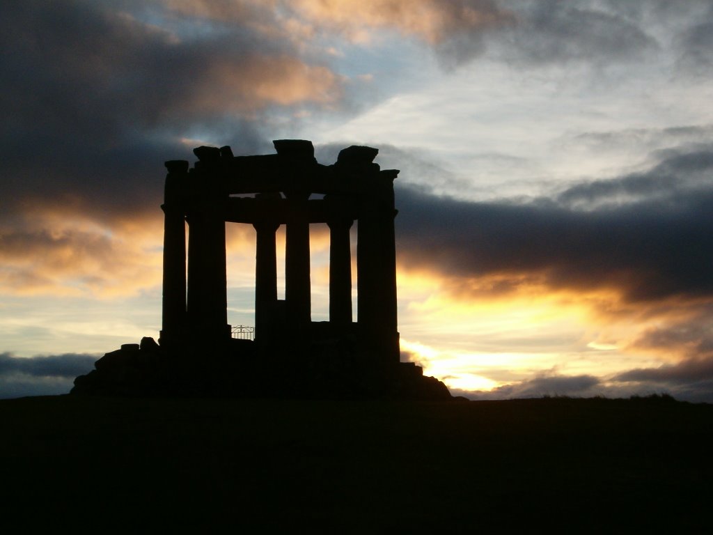 Sunset over Stonehaven War memorial by paulmcinnes