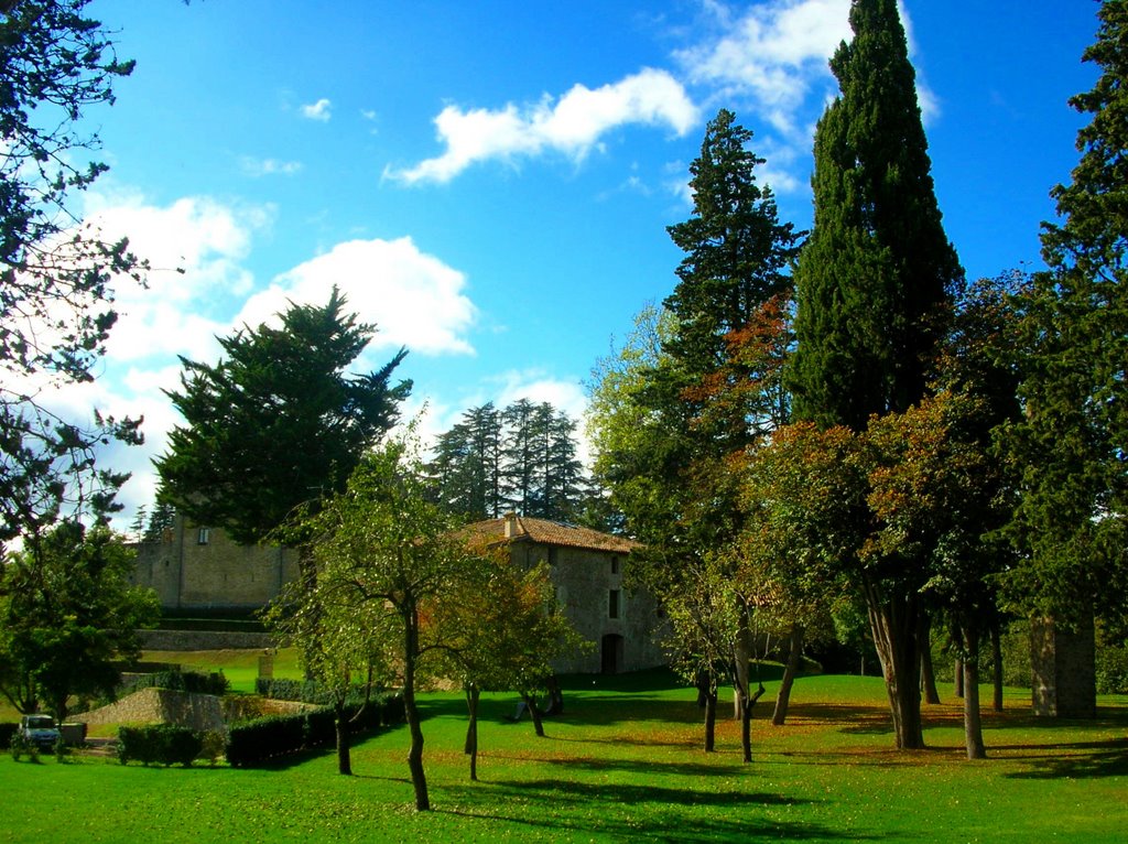 Castell de Montesquiu (nació de Catalunya) by JOLAUN ARGAAR