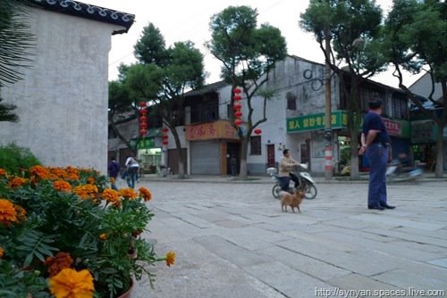 Ancient Heng-jie Street / 修缮后的横街 by John Shen