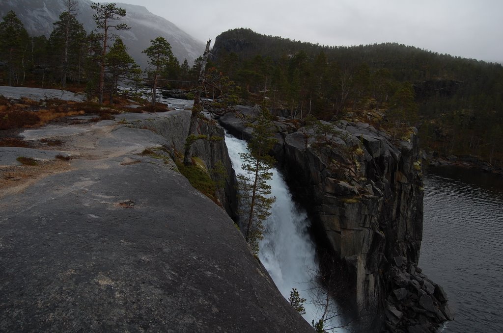 Storskogfossen i Rago by sklett