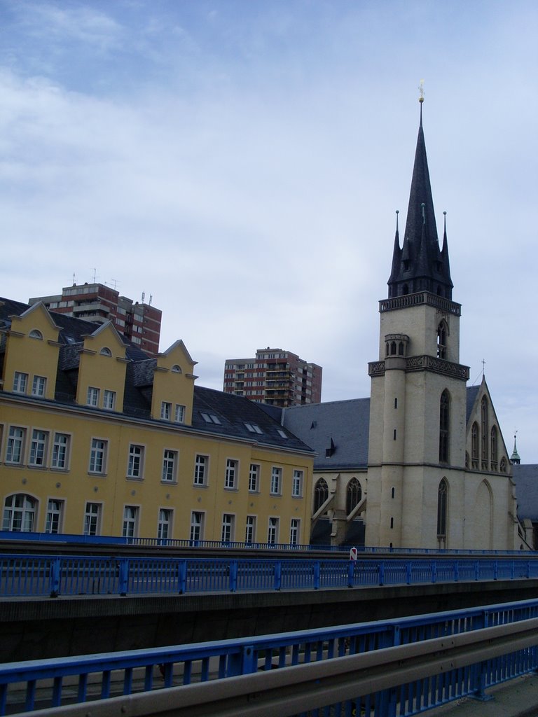 Blick von der Hochstrasse in Richtung Elisabethkrankenhaus by Gerald Schreiber