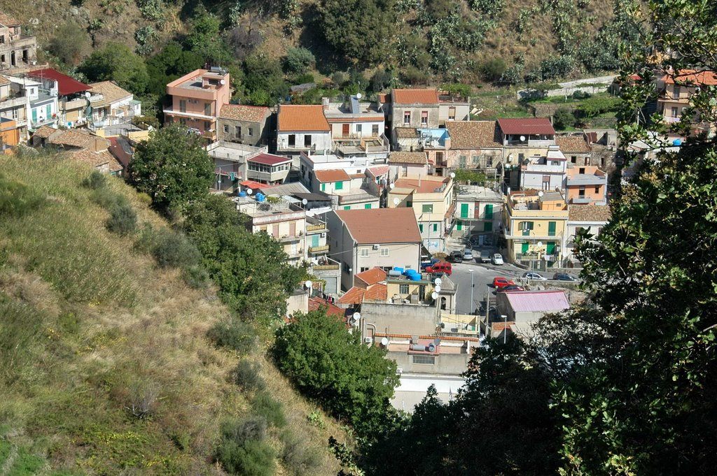 Cumia Inferiore, Messina. by Nicola e Pina in Sicilia