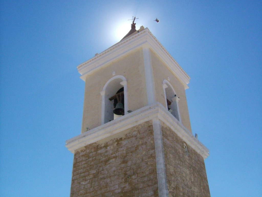 Campanario de Tarapacá by EddoEEO