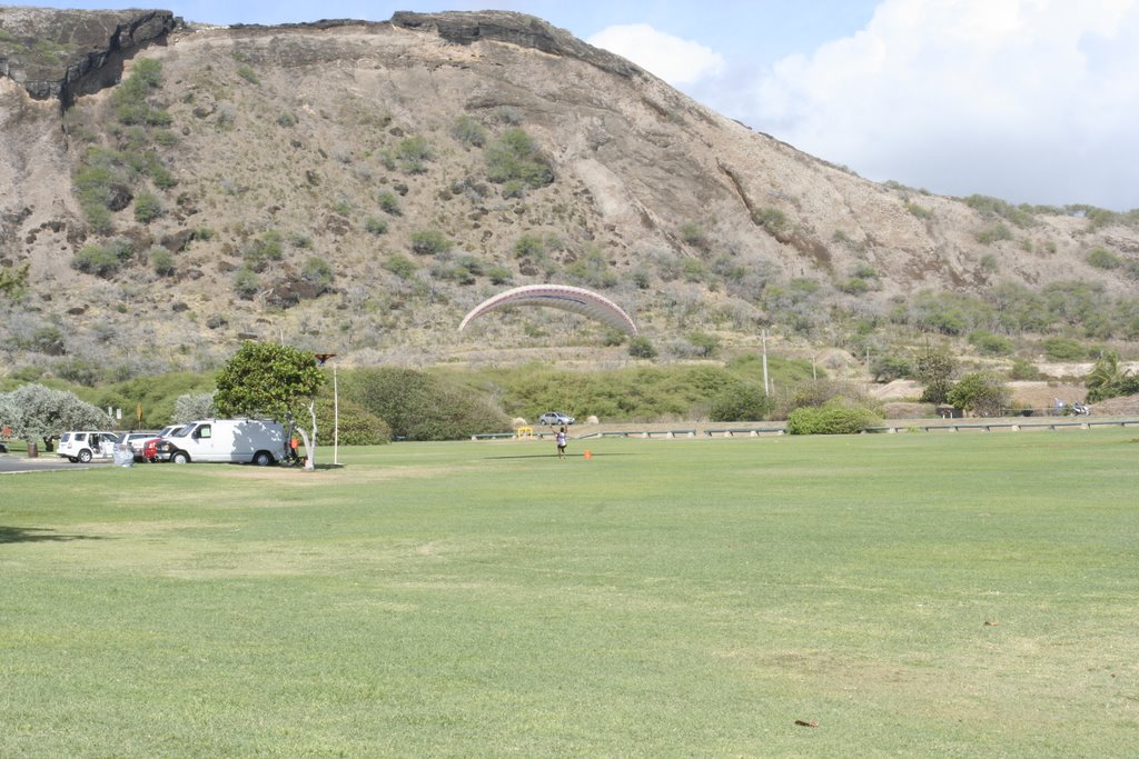 Sandy Beach Park,Honolulu,Hawai'i by Naoki Miyoshi