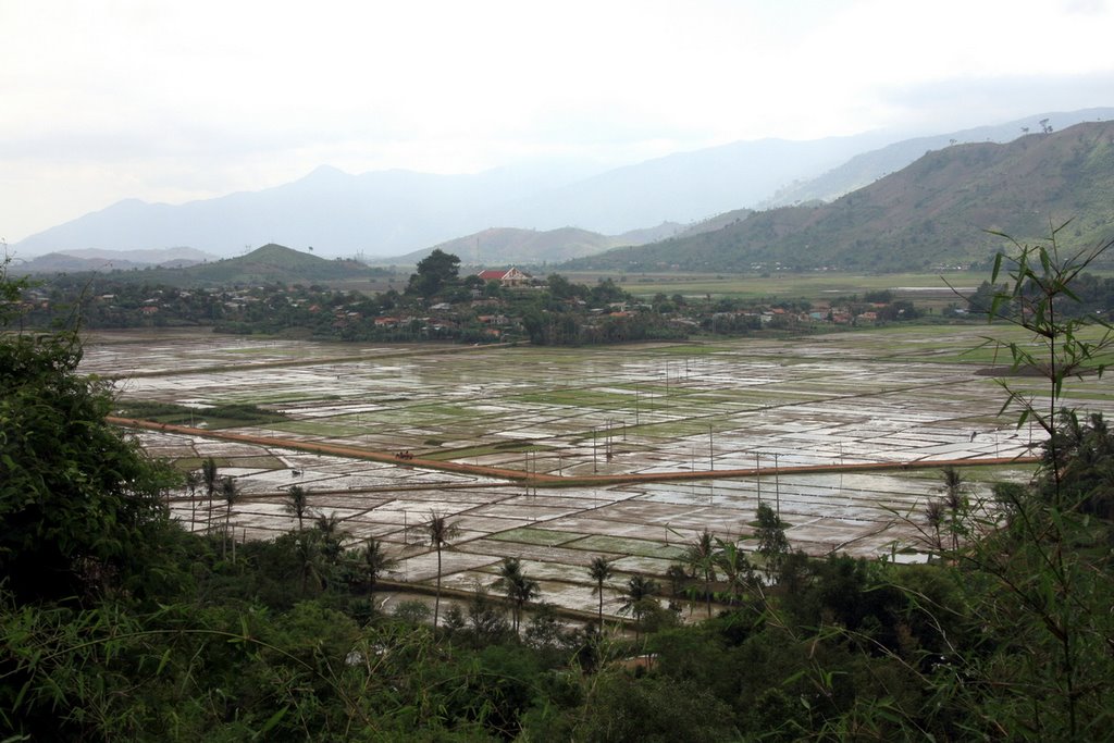 Hòa Hiệp, Đắk Lắk, Vietnam by Peter Nagel