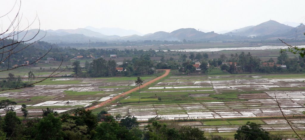 Hòa Hiệp, Đắk Lắk, Vietnam by Peter Nagel