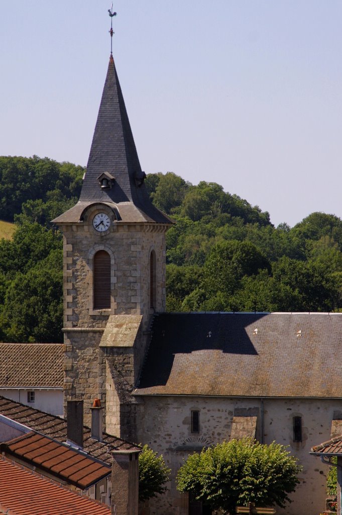 Les Cars : vue du clocher à partir du sommet du donjon by macrobert