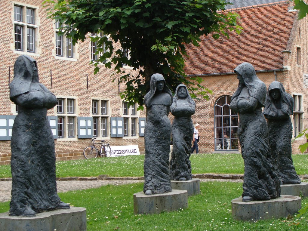 Beguinage Diest by Luc Engelen