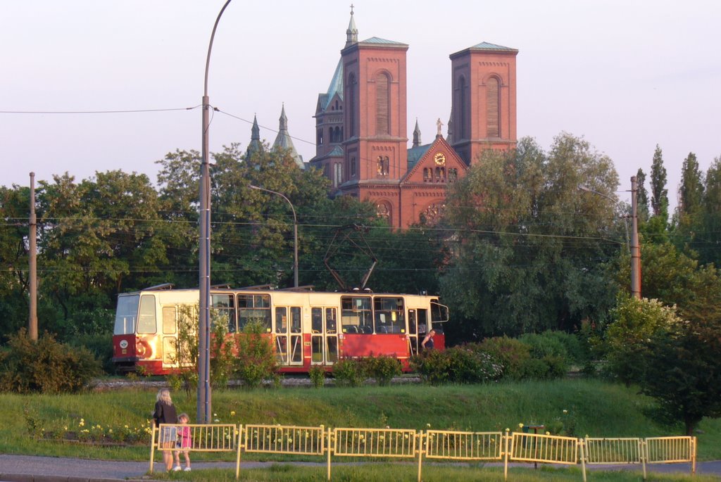 Petla tramwajowa z kościołem św. Stanisława w tle by sztwiara