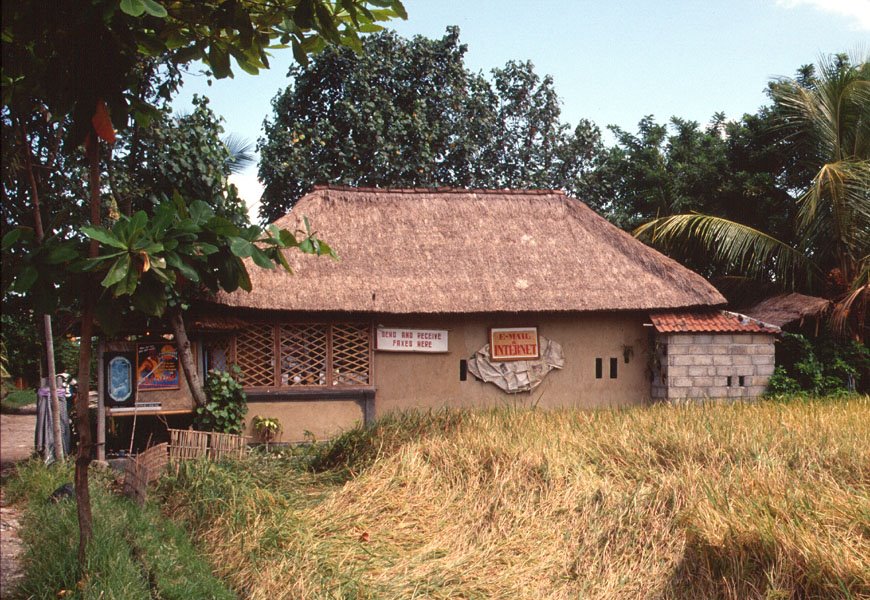 Ubud, Bali: Internet Café Roda (1998), Jl Bisma by HannoS