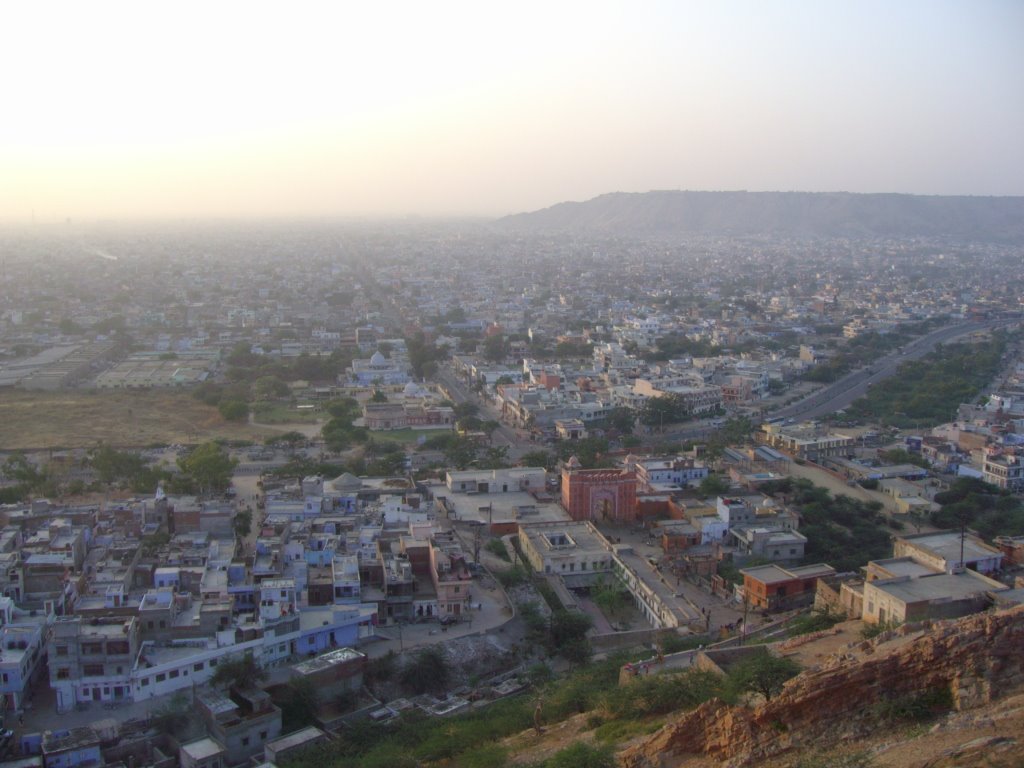 View over Jaipur from Suraj Devra Mandir by atarax