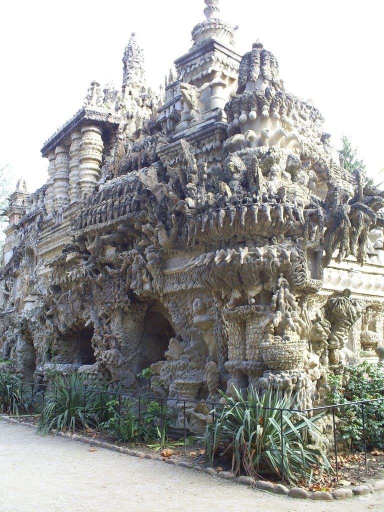 France - Rhône-Alpes - Hauterives, le palais idéal du facteur Cheval by patrick.henchoz