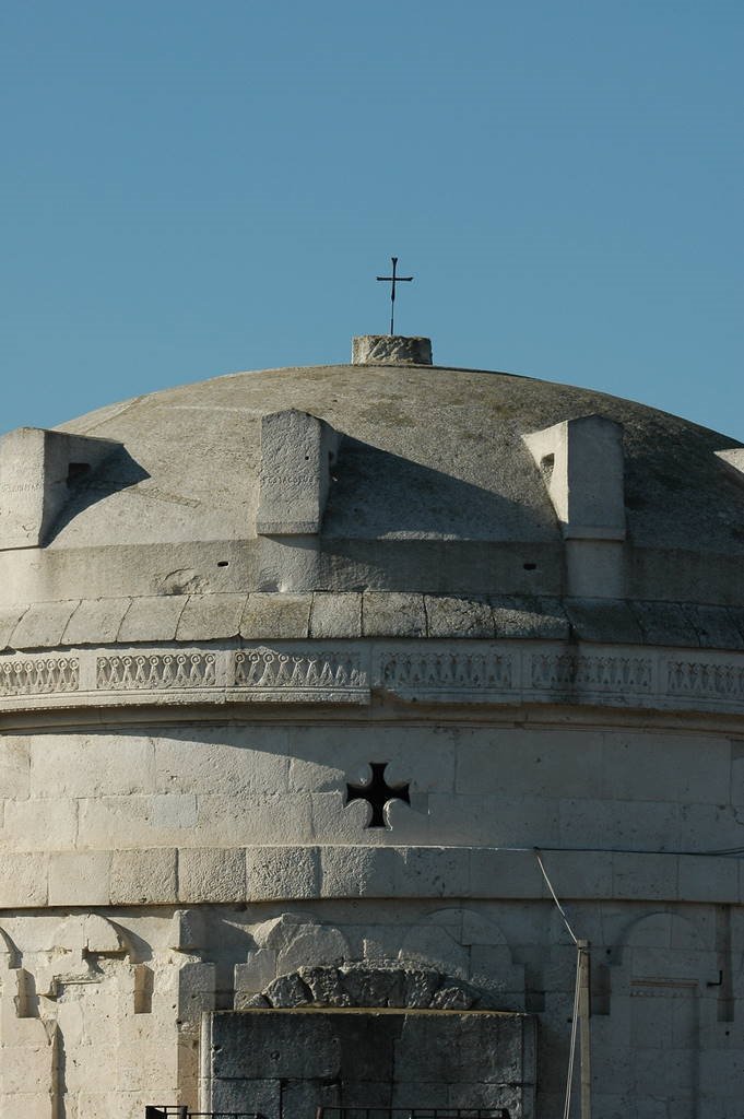 Teodorico Mausoleum by www.istockphoto.com/…