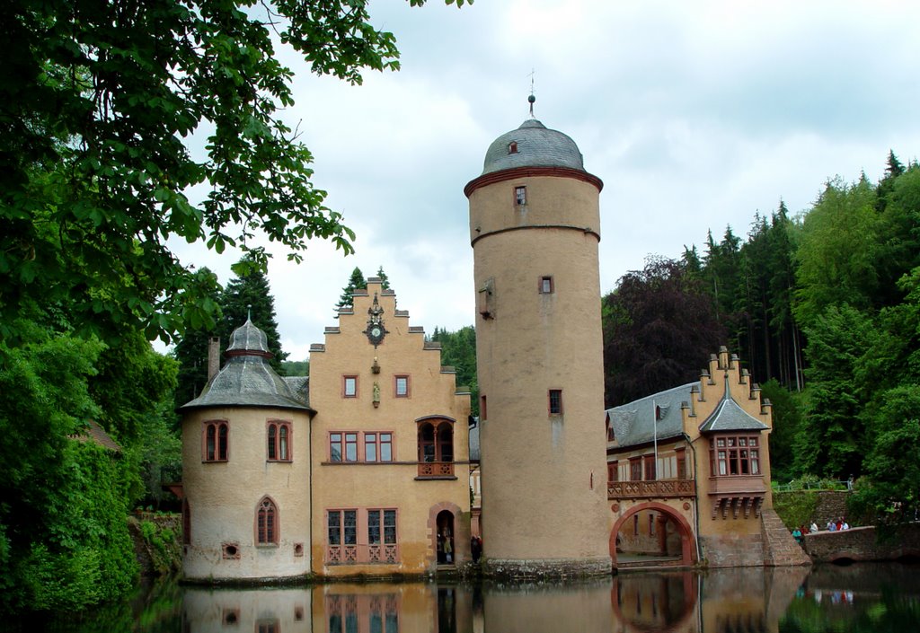 Wasserschloß Mespelbrunn by Foto Fitti