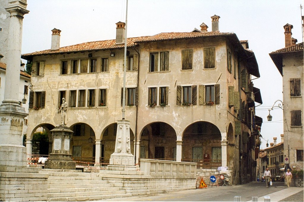 Feltre - particolare del Centro Storico by Giuseppe De Giacomet…