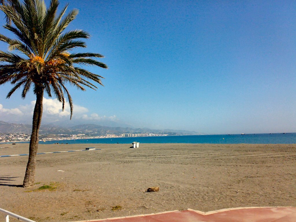 Playa en otoño by Zafara Zafara